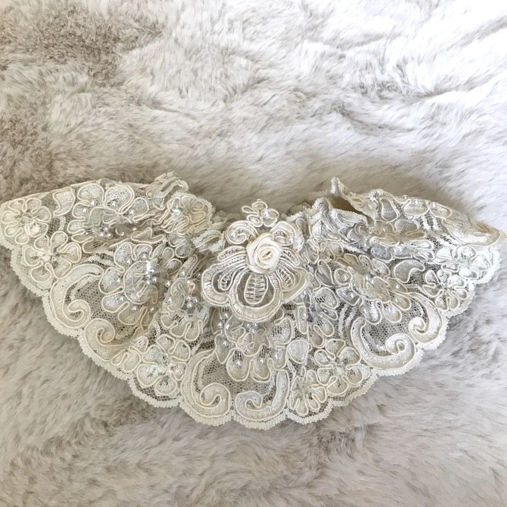 VINTAGE Victoria’s Secret Bridal Lace Garter Band Ivory Pearls Sequins New OS‎